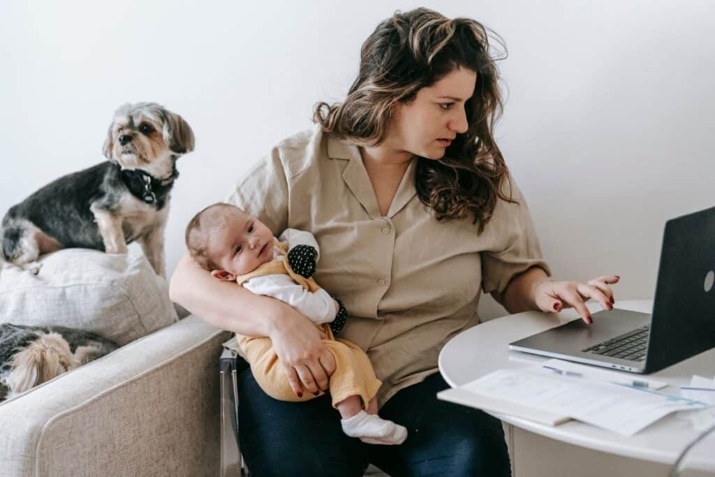 The pros and cons of hybrid working. How to deal with employees wanting to work from home